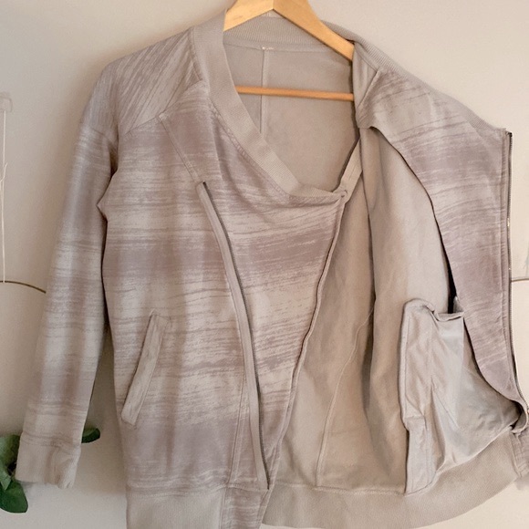 Lululemon Mula Bundle wrap Coat jacket  zip up size 6 grey - Picture 11 of 16